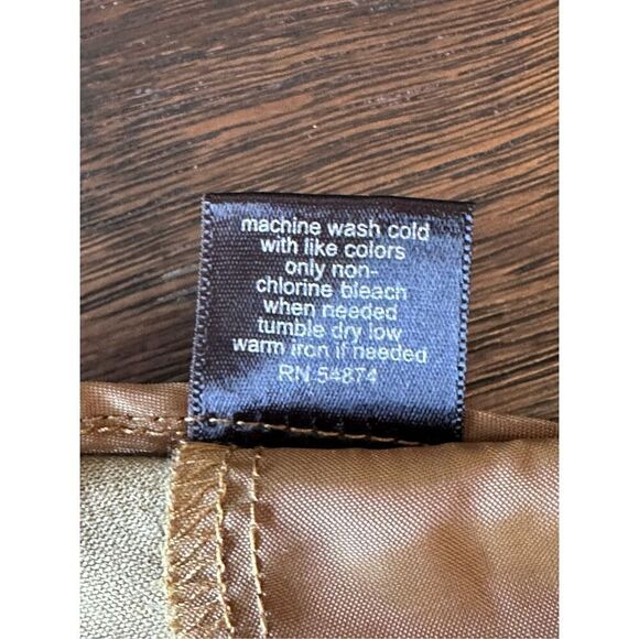 The Limited ladies Drew fit short in size 4. - Picture 7 of 9